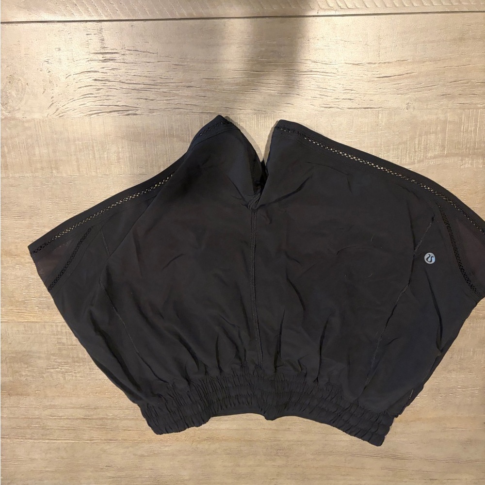 Lululemon hotty hot high rise 4” lace trim short - black - Picture 2 of 3